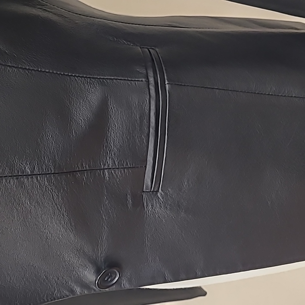Leather jacket - Picture 4 of 6